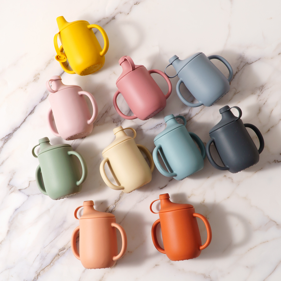 Snack Cup Toddler - ママと赤ちゃんのためのシリコンカップ,蓋付き,ポータブル,学習用,子供用ウォーターボトル,ベビーアイテム,送料無料