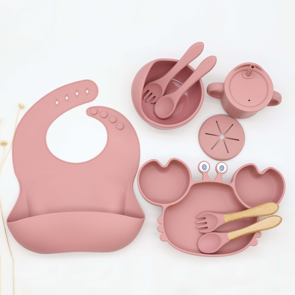 Snack Cup Toddler - 漫画のカニのプレートとボウル9個、よだれかけ付き、2-in-1ウォーターカップ、スナックカップ、スプーン、フォーク、ベビーシリコン食器セット