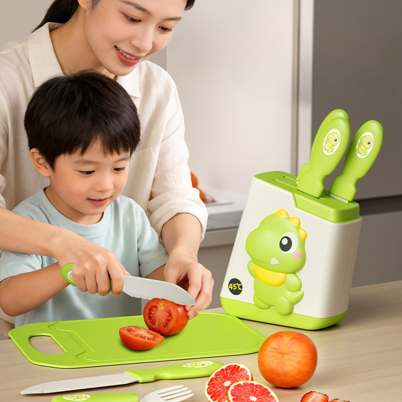 子供用キッチンおもちゃセット、リアルなカット可能な調理用ボー - Baby Food Knife Set のレビューと価格