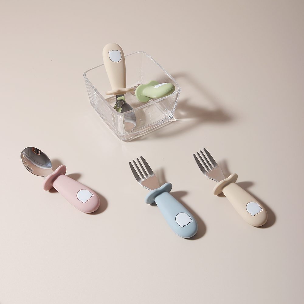 ベビーパンダ型シリコンスプーンとフォーク ステンレス製ベビー - Baby Kitchen Food のレビューと価格